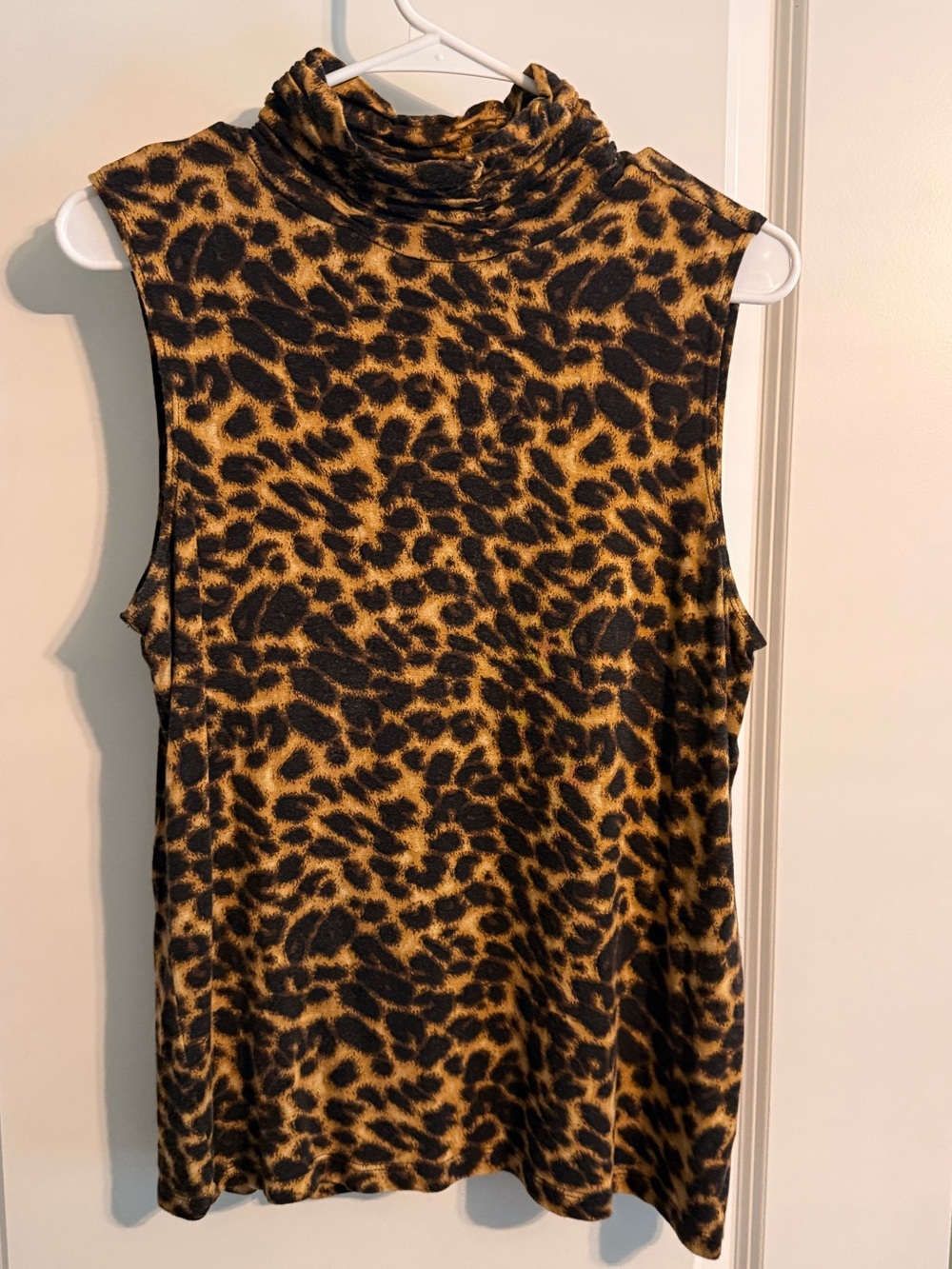 Leopard Print Sleeveless Turtleneck Camisole - Brown/Black